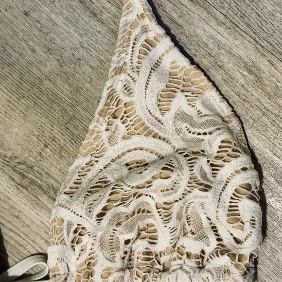 Cute White Crocheted Bikini with Scrunch Back Bottom - Size XL - Worn Once - Picture 2 of 10